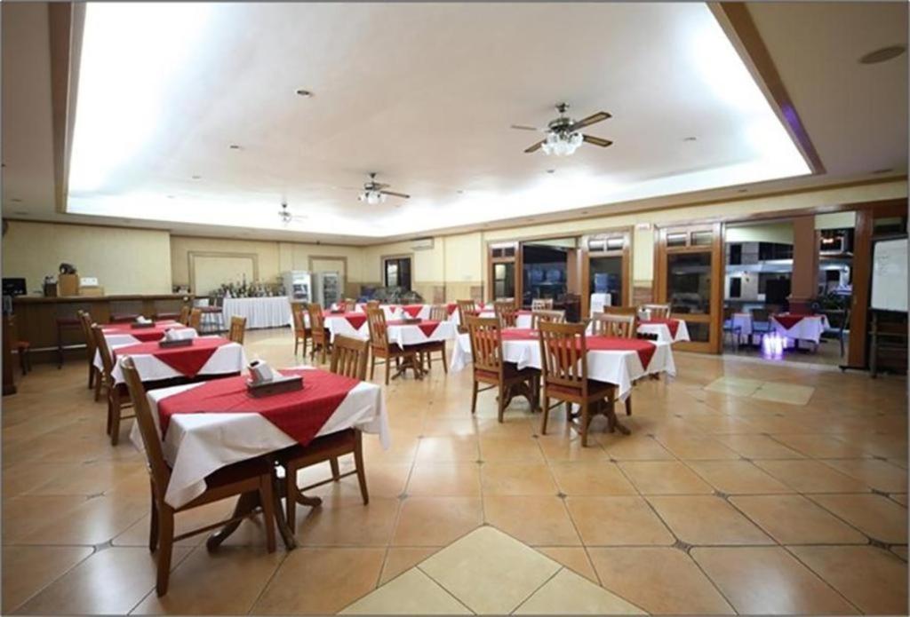 Woodland Hotel Angeles Exterior photo